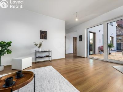 Sale apartment 4+KK Praha, Pplk. Nováčka č. 1