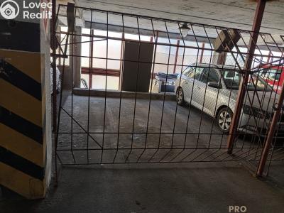 Sale garage Praha, Lovosická č. 7