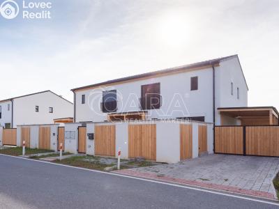 Продажа семейного дома Babice, Starobabická 519 č. 23