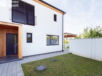 Продажа семейного дома Babice, Starobabická 519 č. 25