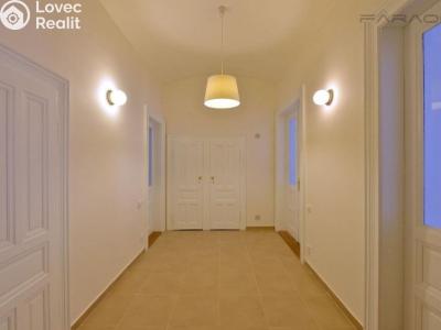 Pronájem bytu 3+KK Praha, náměstí Jiřího z Poděbrad č. 8
