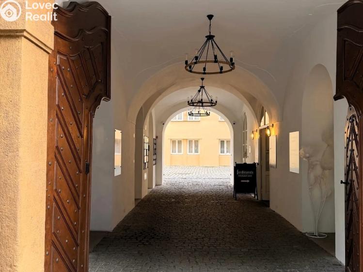 Pronájem kanceláře Praha, Karmelitská č. 5