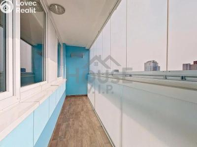 Продаж квартири 4+1 Praha, Mezi školami č. 7