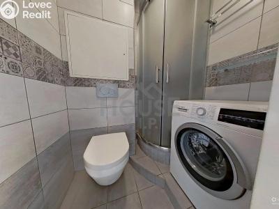 Продаж квартири 4+1 Praha, Mezi školami č. 28
