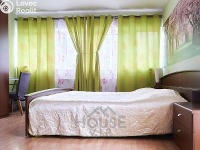Продажа семейного дома Jenštejn, Hradní č. 12