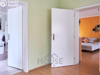 Продажа семейного дома Jenštejn, Hradní č. 17