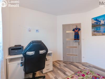 Продаж сімейного будинку Přestanov č. 12