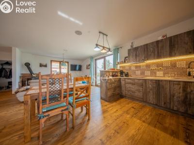 Продажа семейного дома Kamenice, Ládeveská 270 č. 4