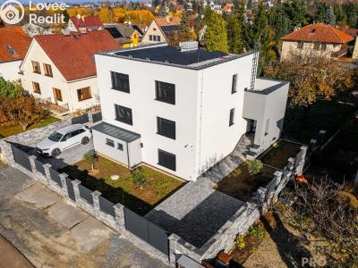Продаж вілли Říčany, Pod Vojenským velitelstvím č. 18