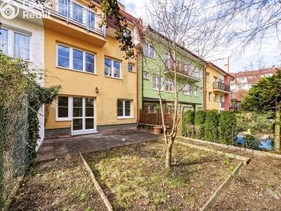 Продаж сімейного будинку Praha, Stulíková 1383 č. 1