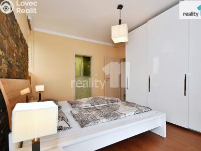 Sale apartment 4+KK Praha 9, Nademlejnská č. 7