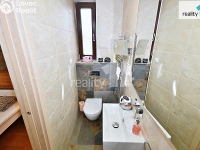 Sale apartment 4+KK Praha 9, Nademlejnská č. 9