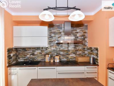 Sale apartment 4+KK Praha 9, Nademlejnská č. 12