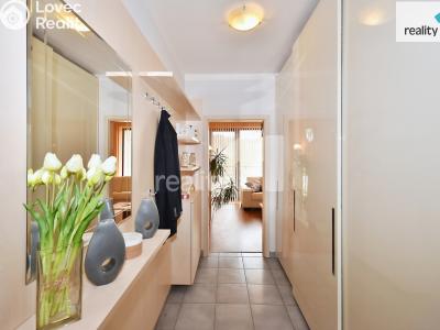 Sale apartment 4+KK Praha 9, Nademlejnská č. 26