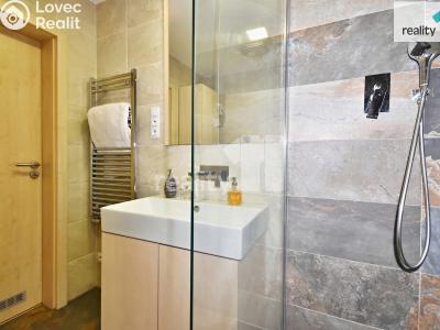 Sale apartment 4+KK Praha 9, Nademlejnská č. 28