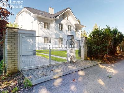 Prodej rodinného domu Praha, Údolí hvězd 526 č. 24
