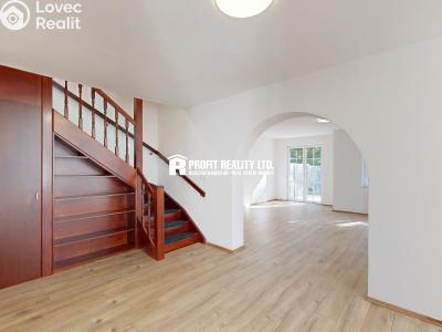 Prodej rodinného domu Praha, Údolí hvězd 526 č. 8
