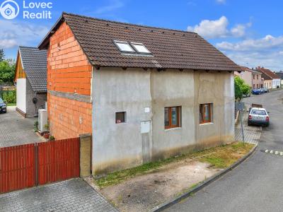 Prodej rodinného domu Žiželice, 5. května č. 12