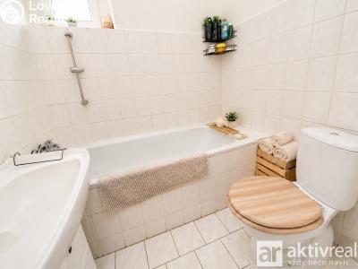 Продаж сімейного будинку Dolní Zálezly, Mírové náměstí č. 8
