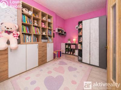 Продаж сімейного будинку Dolní Zálezly, Mírové náměstí č. 22