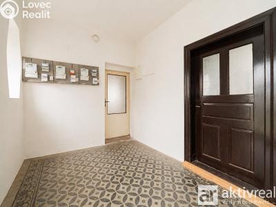 Продаж сімейного будинку Dolní Zálezly, Mírové náměstí č. 25