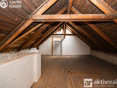 Продаж сімейного будинку Dolní Zálezly, Mírové náměstí č. 31