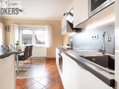 Продаж багатогенного будинку Praha, Všetatská č. 9