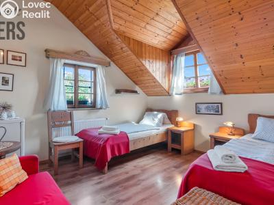 Продаж сімейного будинку Hlásná Třebaň, Karlštejnská č. 19