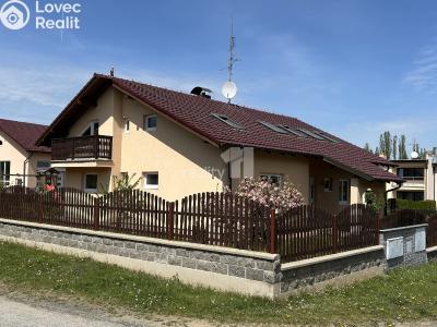 Оренда сімейного будинку Humpolec, Sadová č. 1