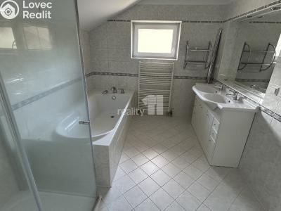 Оренда сімейного будинку Humpolec, Sadová č. 49