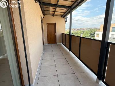 Аренда квартиры 2+KK Třebíč, Modřínová 493 č. 9