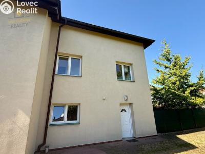 Продаж сімейного будинку Praha, Srpnová č. 10