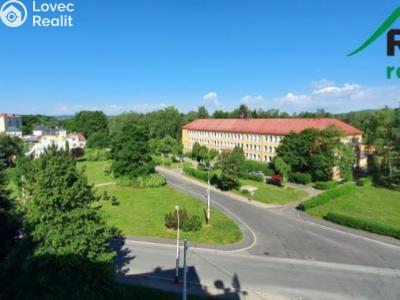 Rent apartment 2+1 Úšovice, Školní náměstí č. 12
