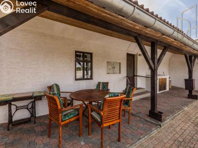 Sale hut Lubenec č. 19