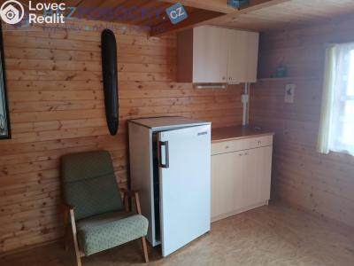 Sale hut Golčův Jeníkov č. 4