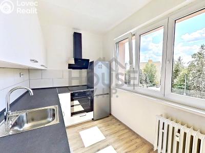Продаж квартири 2+1 Praha, Sněženková č. 26