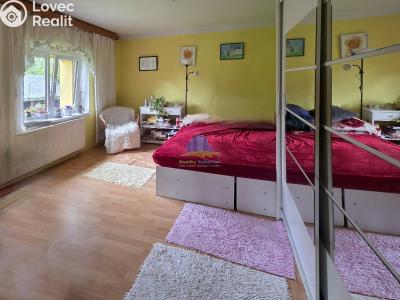 Sale multi-gen house Josefov č. 14