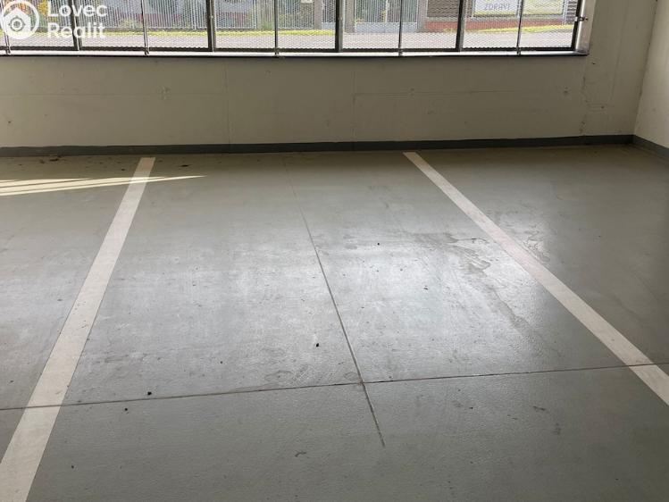 Pronájem garážového stání Hradec Králové, Kubelíkova č. 2