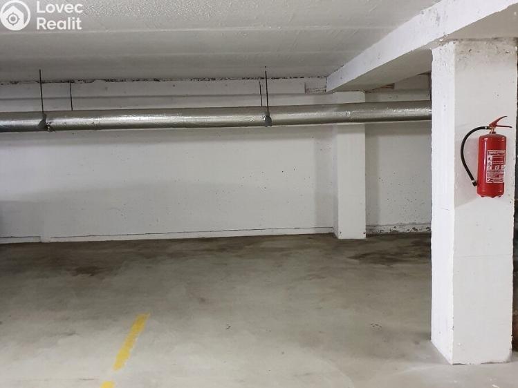 Pronájem garážového stání Praha, Pod altánem č. 1