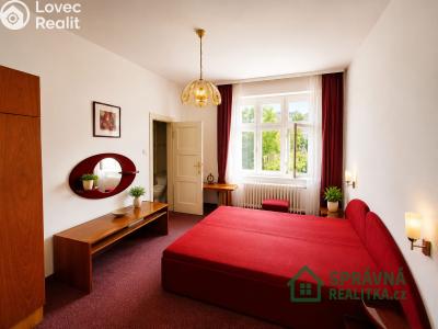 Sale multi-gen house Bečov nad Teplou, Nádražní č. 9