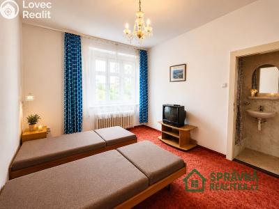 Sale multi-gen house Bečov nad Teplou, Nádražní č. 12