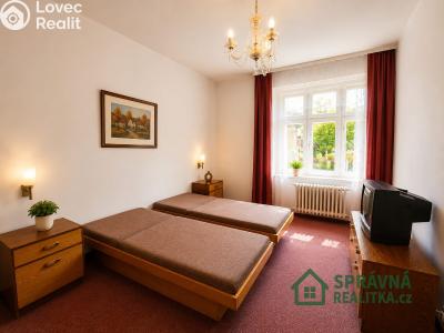 Sale multi-gen house Bečov nad Teplou, Nádražní č. 14