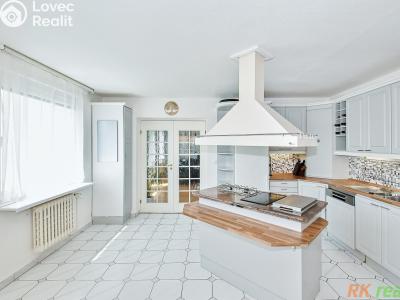 Sale apartment 3+1 Praha, Kříženeckého náměstí č. 5