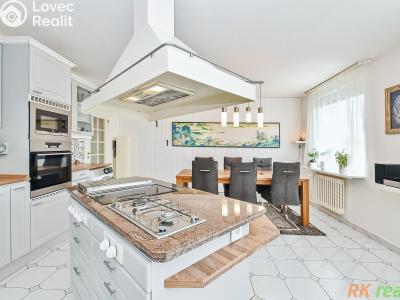 Sale apartment 3+1 Praha, Kříženeckého náměstí č. 7