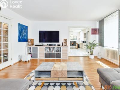 Sale apartment 3+1 Praha, Kříženeckého náměstí č. 9