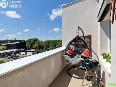 Sale apartment 3+1 Praha, Kříženeckého náměstí č. 26