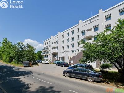 Sale apartment 3+1 Praha, Kříženeckého náměstí č. 28