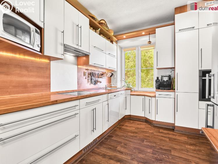 Prodej bytu 4+1 Karlovy Vary, Sládkova č. 5