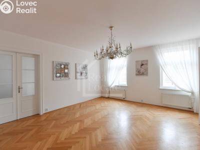 Оренда квартири 4+1 Praha, Belgická č. 4