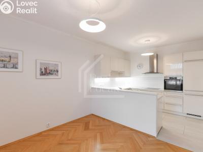 Оренда квартири 4+1 Praha, Belgická č. 10